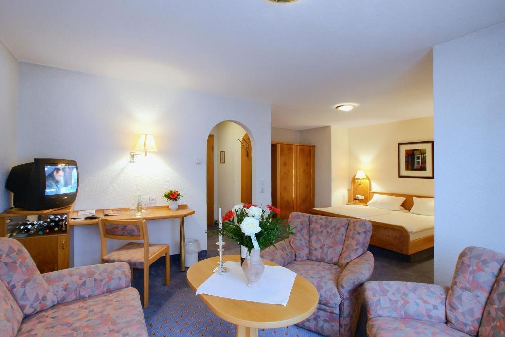 Landgasthaus Hotel Maien رينفيلدن الغرفة الصورة